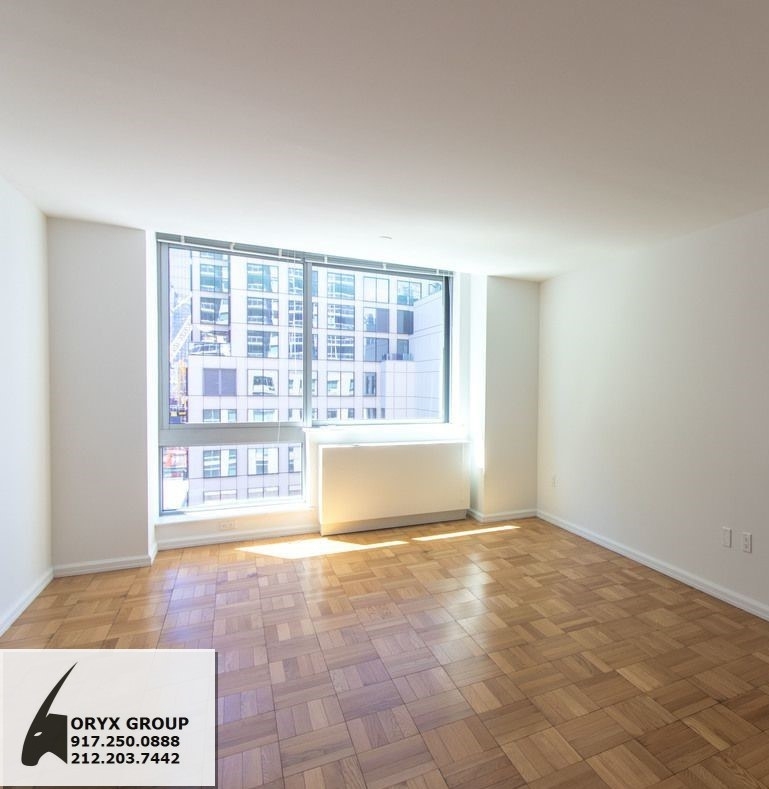 505 West 37th Street, New York, NY, 10018 - Photo 4