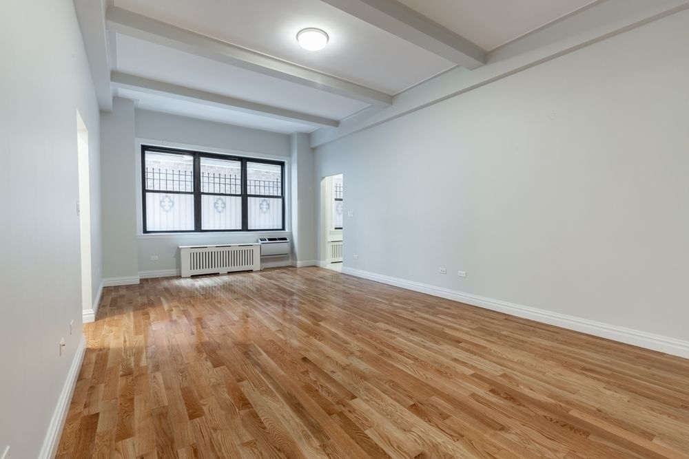 East 58th Street - Photo 3