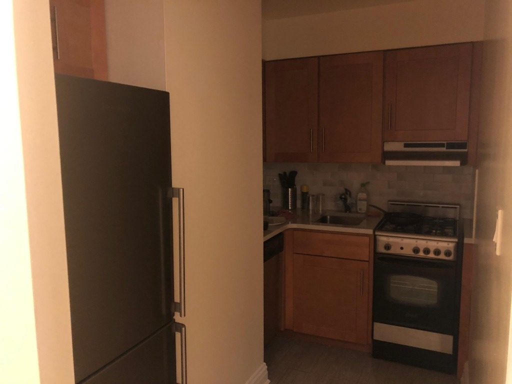 130 West 75th Street - Photo 10