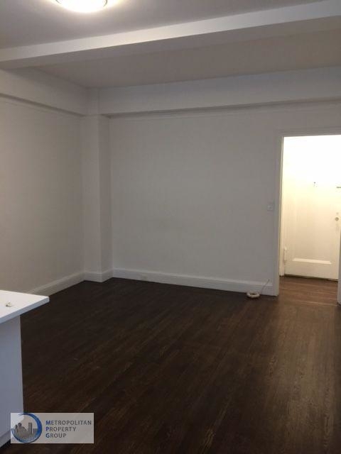 East 46th Street, Lexington Avenue - Photo 2