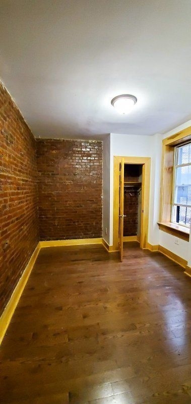 2574 Bedford Ave - Photo 2