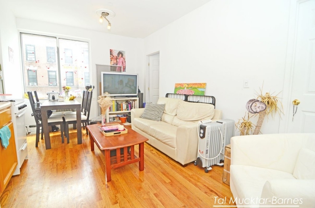 218 1st Ave - Photo 4