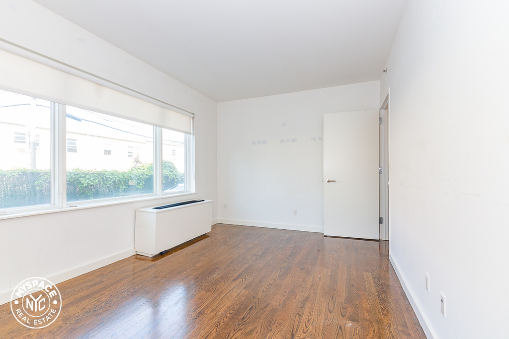 1209 Dekalb Avenue - Photo 2