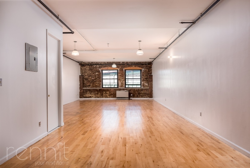 960 Hancock St. - Photo 1