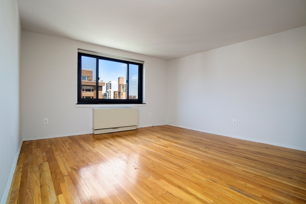 284 Mott Street - Photo 1