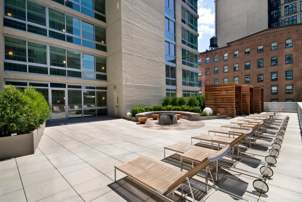 505 West 37th Street - Photo 10