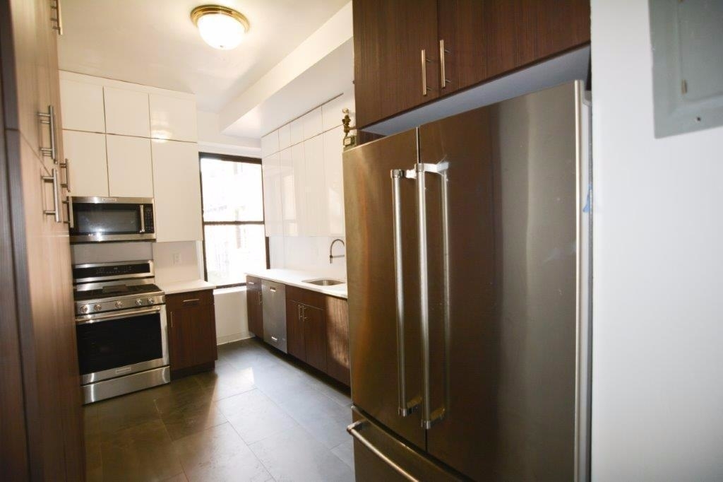 220 West 98th Street - Photo 2