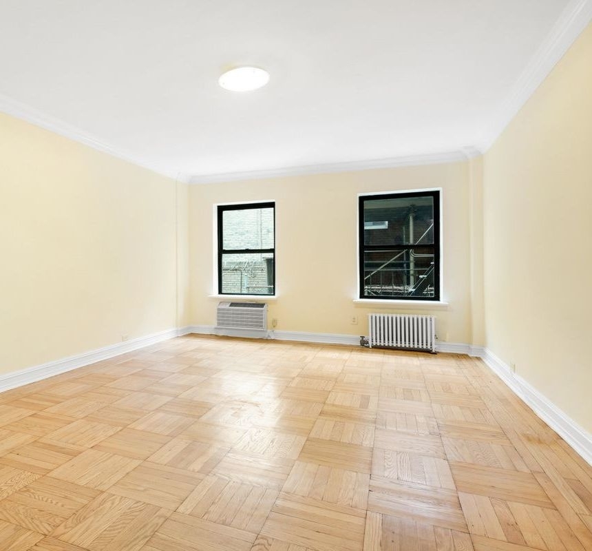 East 46 St - Photo 1