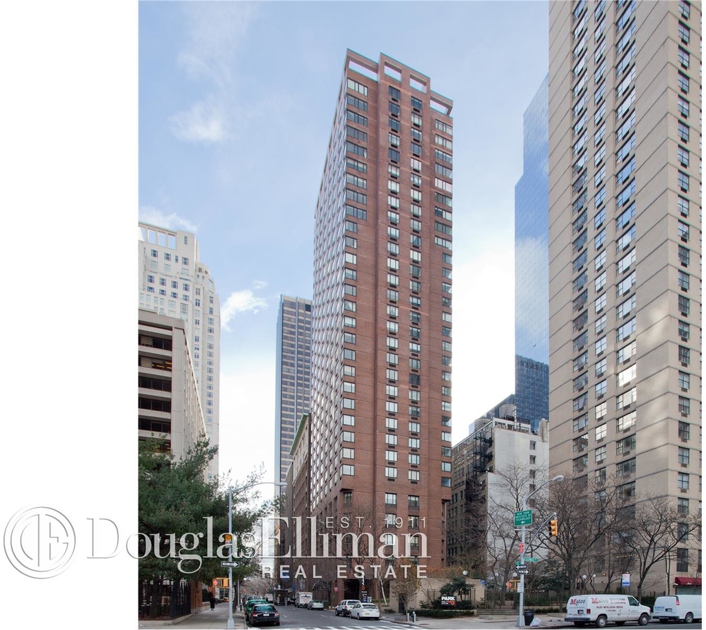 30 West 61st St - Photo 0