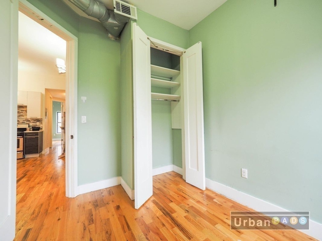 870a Dekalb Avenue - Photo 2