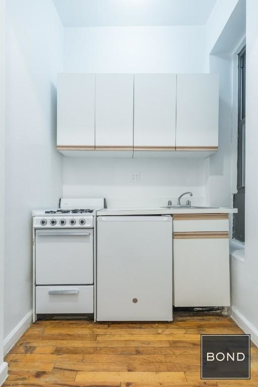 158 East 82nd street - Photo 0