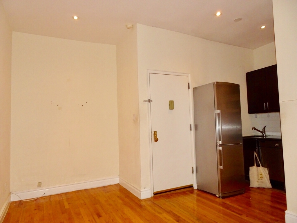 228 East 84th Street - Photo 7