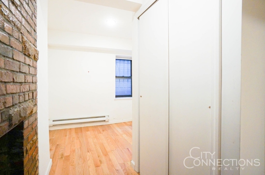 205 second avenue - Photo 4