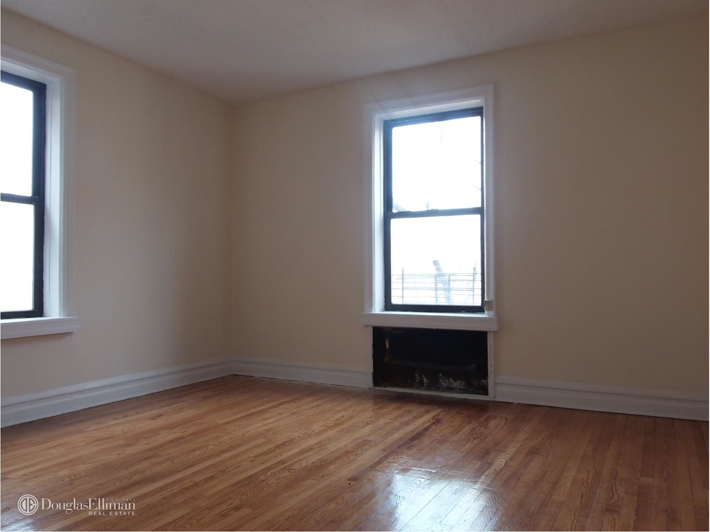 793 Sterling Pl - Photo 2