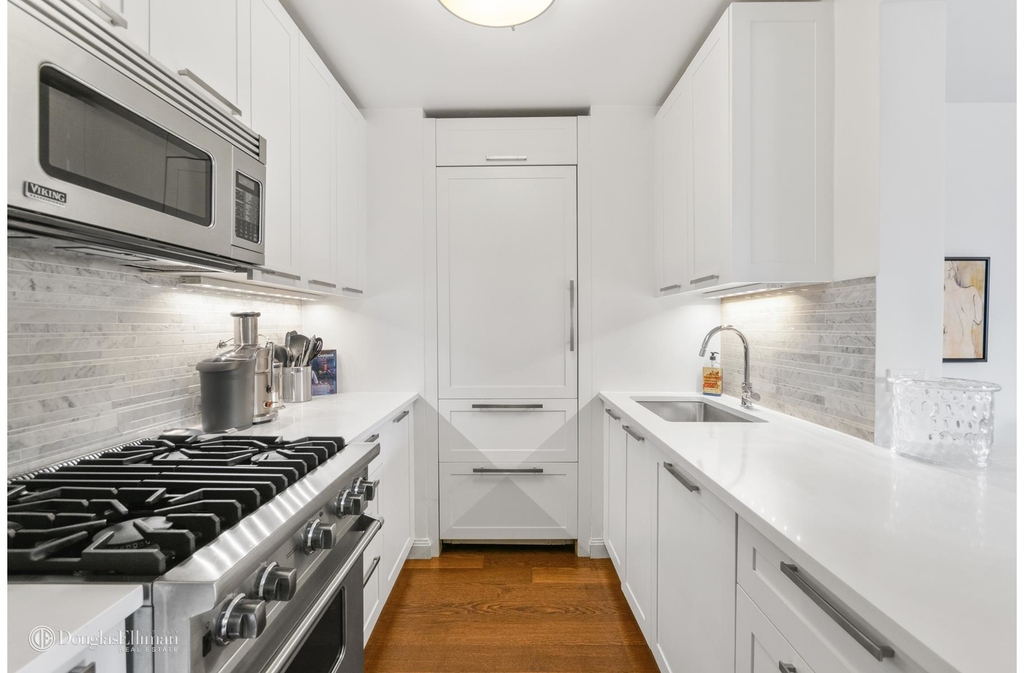 200 East 94th St - Photo 12