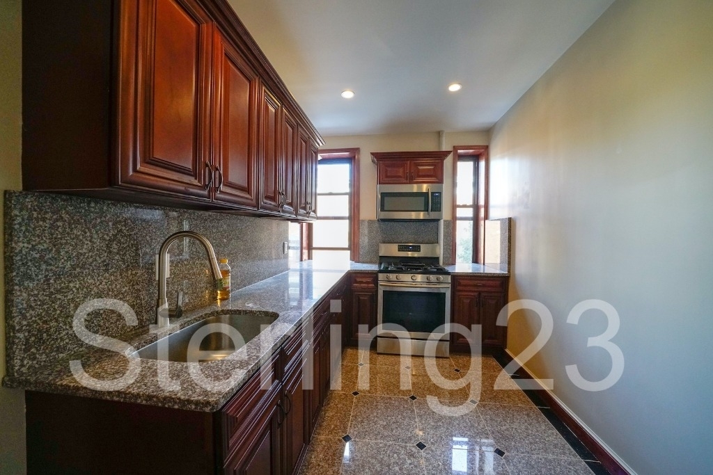 31-6 38th Street - Photo 1