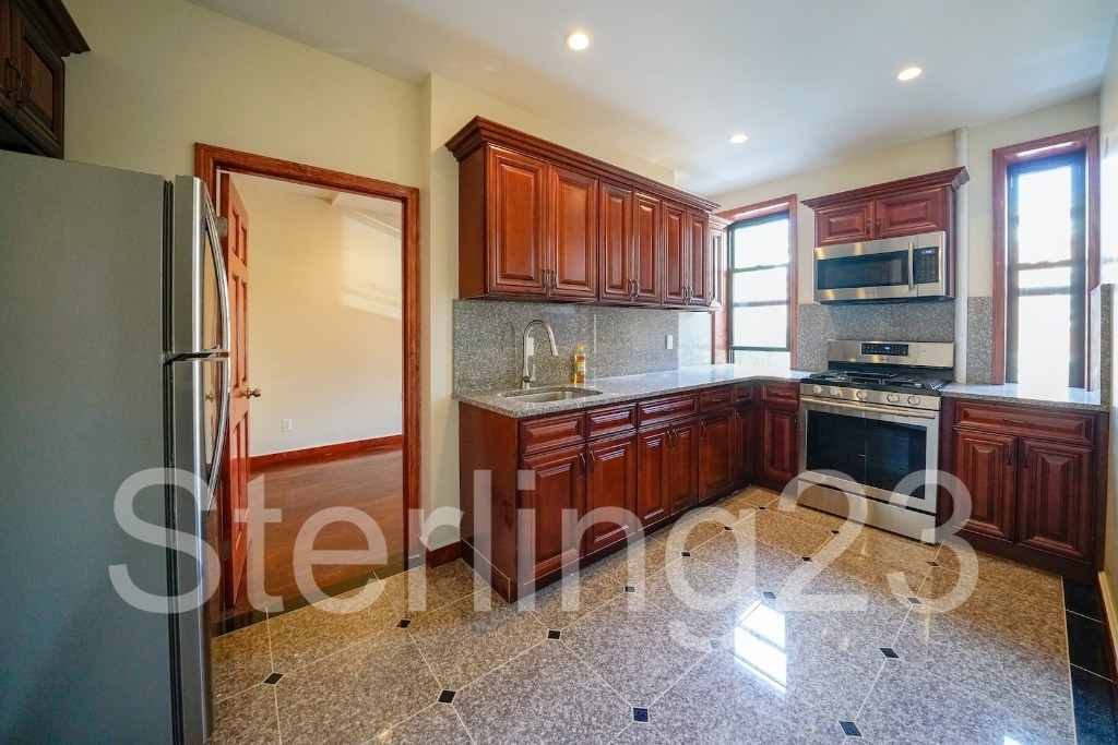 31-6 38th Street - Photo 0