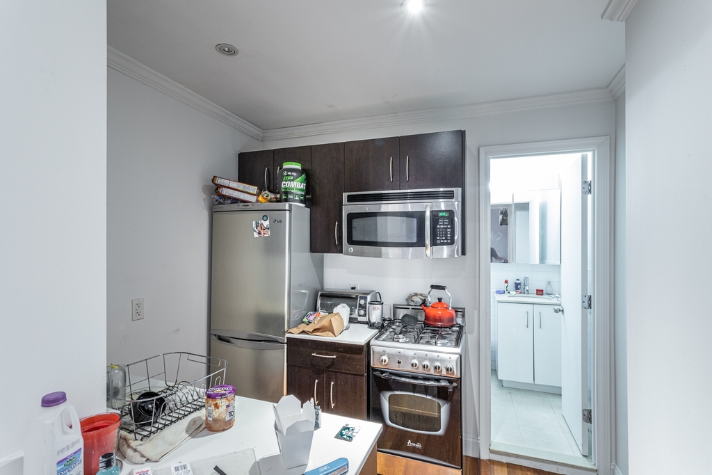 504 East 12th Street - Photo 1