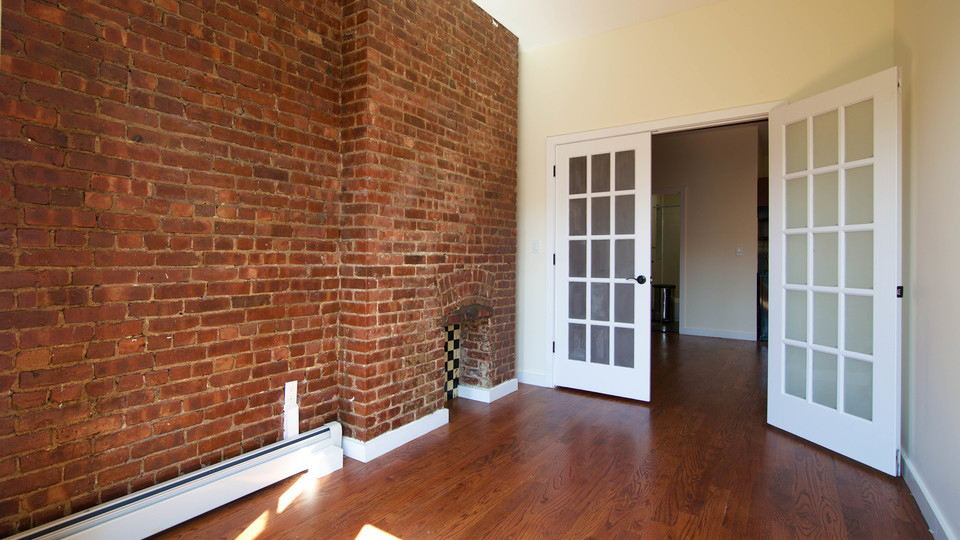 1433 Bedford Ave - Photo 0