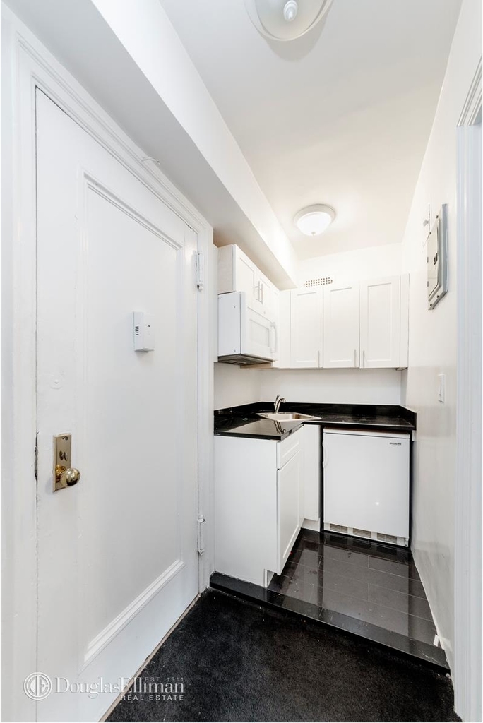 25 East 67th St - Photo 2