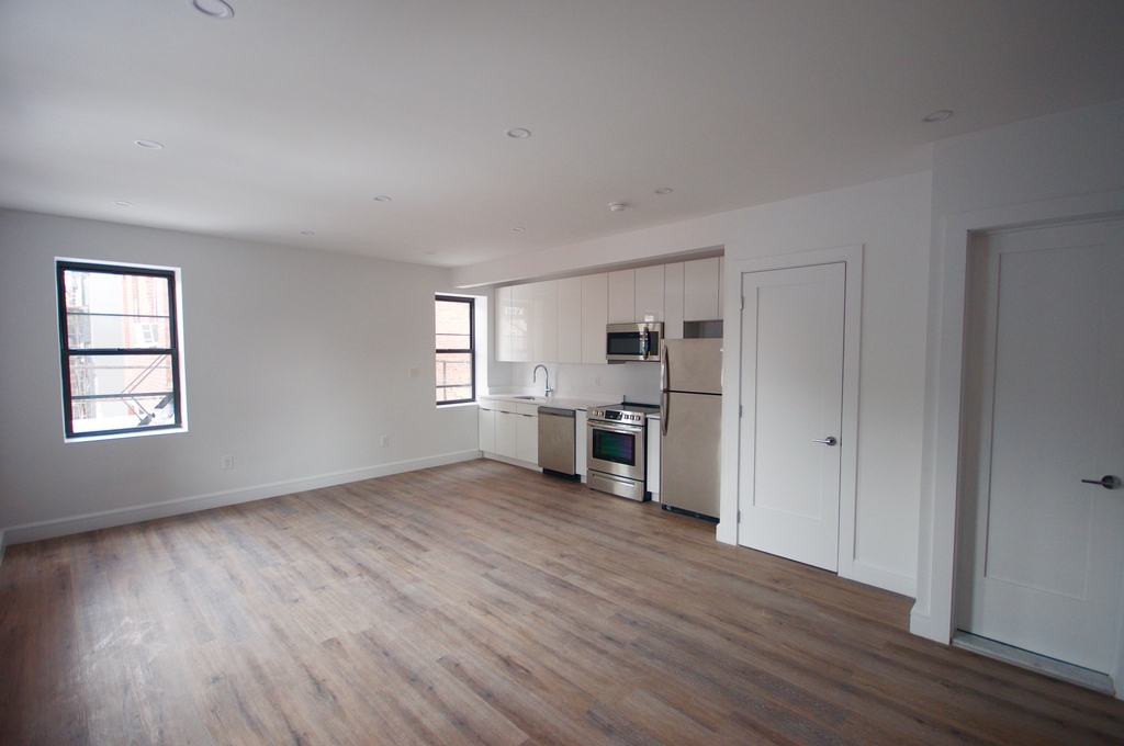 1038 Bedford Ave - Photo 1