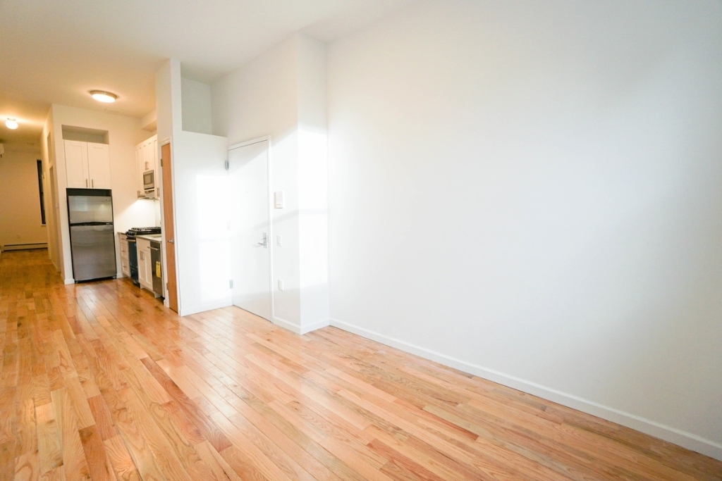 641 east 9th street - Photo 1