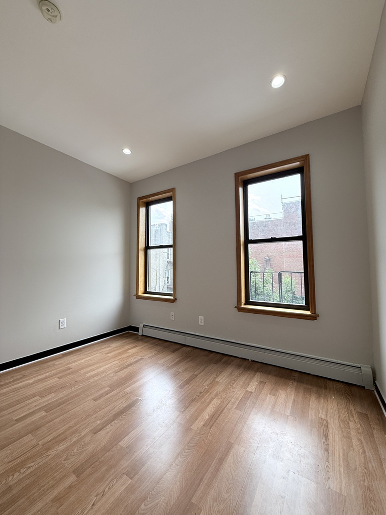 Wyckoff Ave and Dekalb Ave - Photo 3