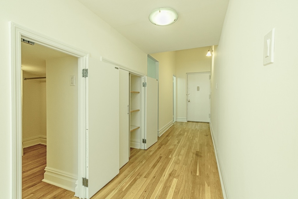 1 Astor PL - Photo 3