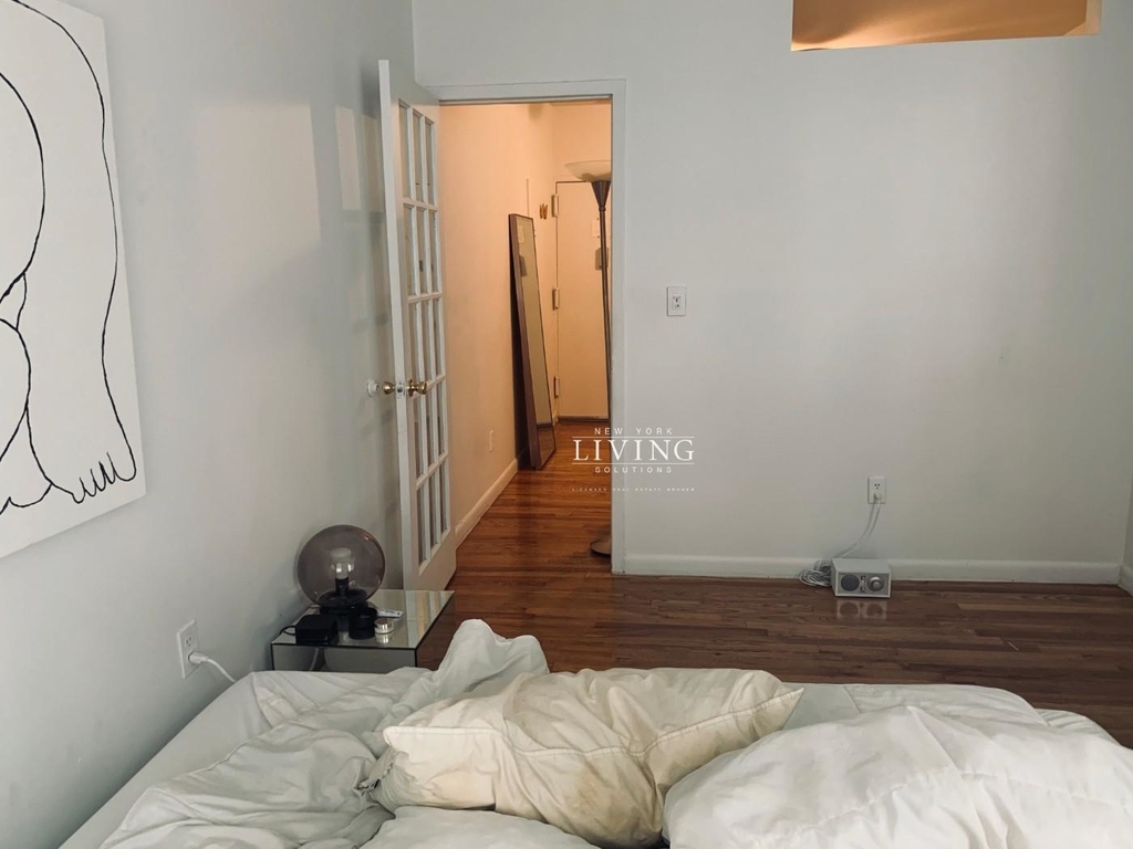 132 Allen St - Photo 1