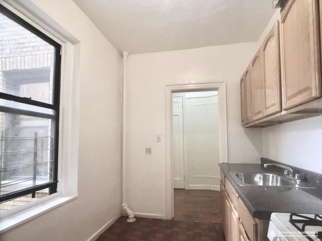 114 West 238th Street - Photo 6