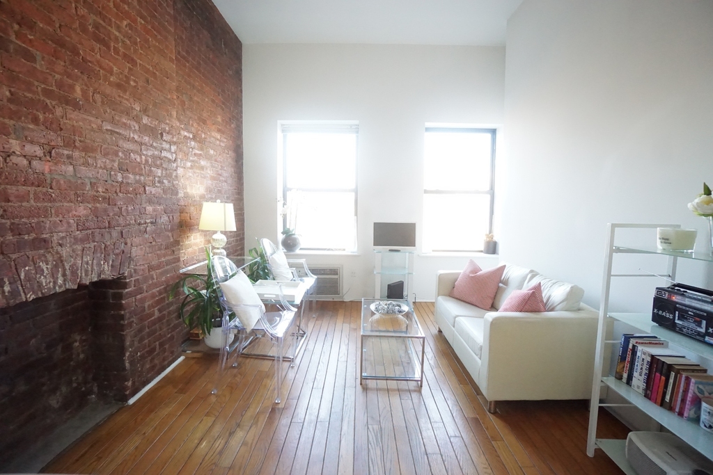 2034 Fifth Avenue - Photo 4