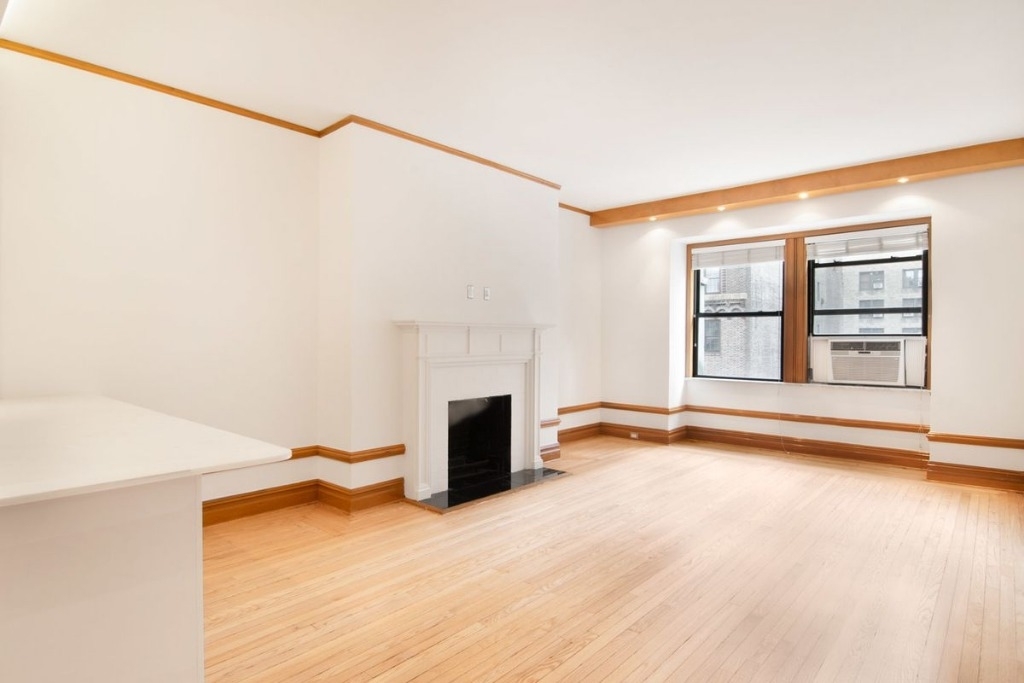 143 West 58th - Photo 3