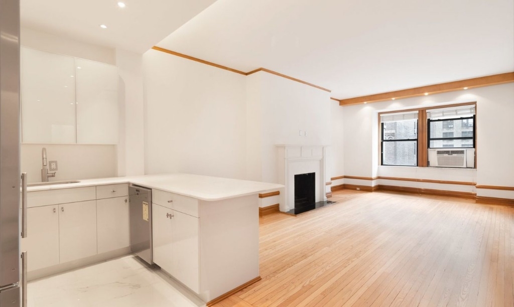 143 West 58th - Photo 4