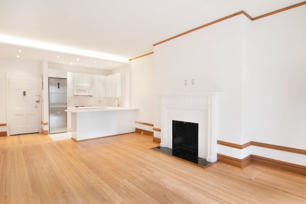 143 West 58th - Photo 2