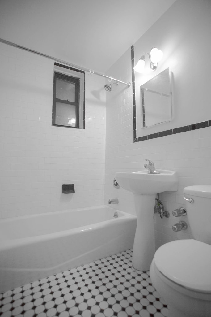 214 East 90th street - Photo 2