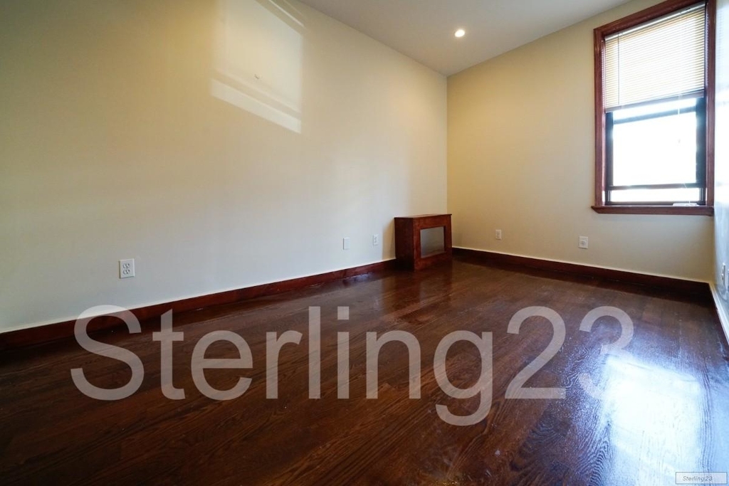 31-06 38th Street - Photo 11