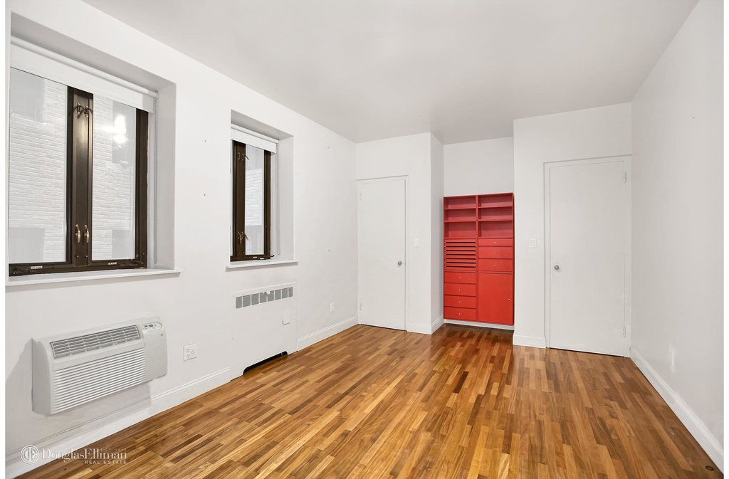 9 East 68th St - Photo 2