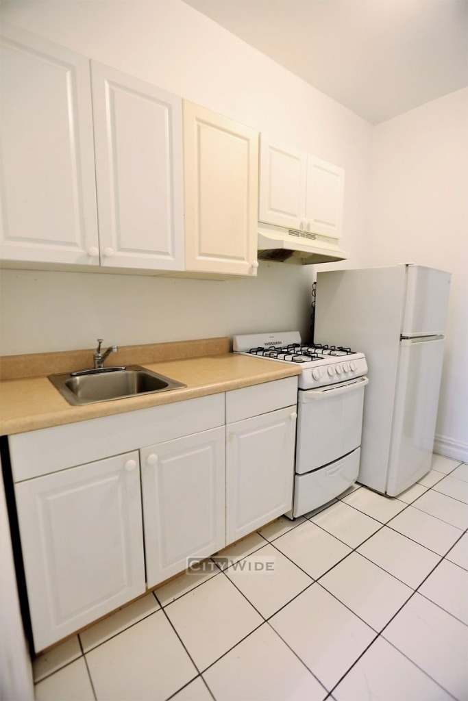 1075 1st ave - Photo 1