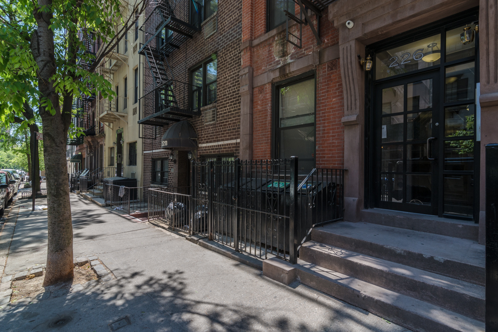 East 81st Street - Photo 0