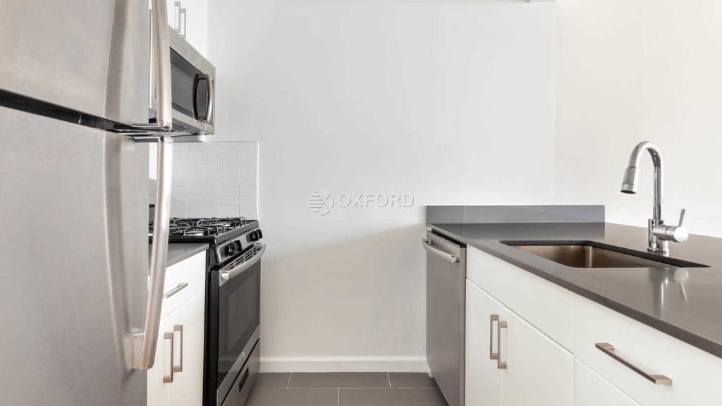 505 West 54th Street - Photo 1