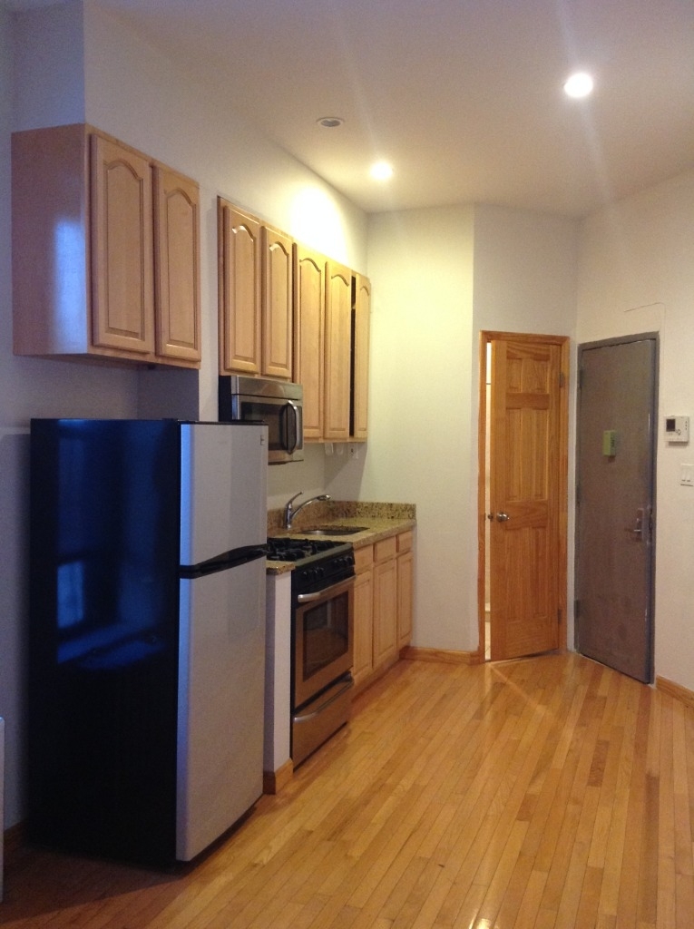 167 Mott St - Photo 5