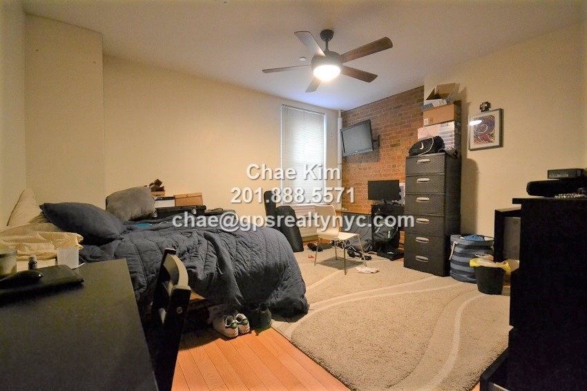 138 East 31st Street - Photo 0