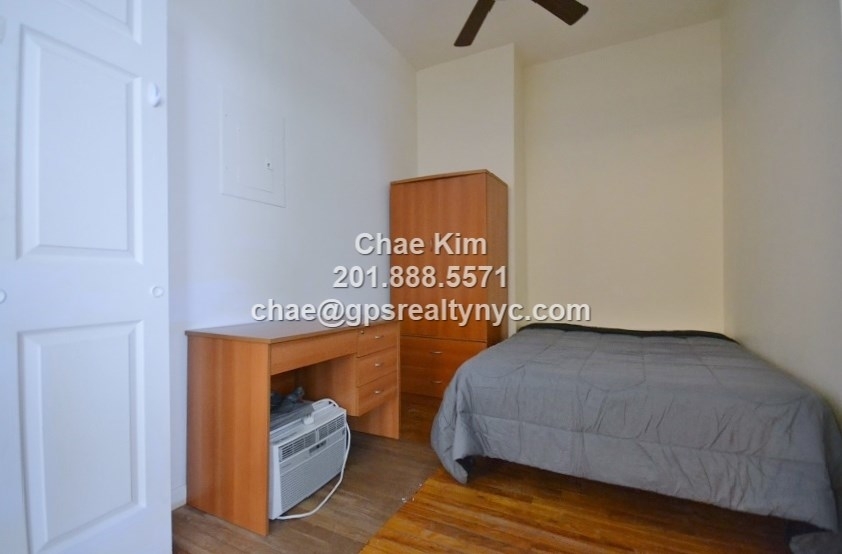 150 Manhattan Avenue - Photo 2