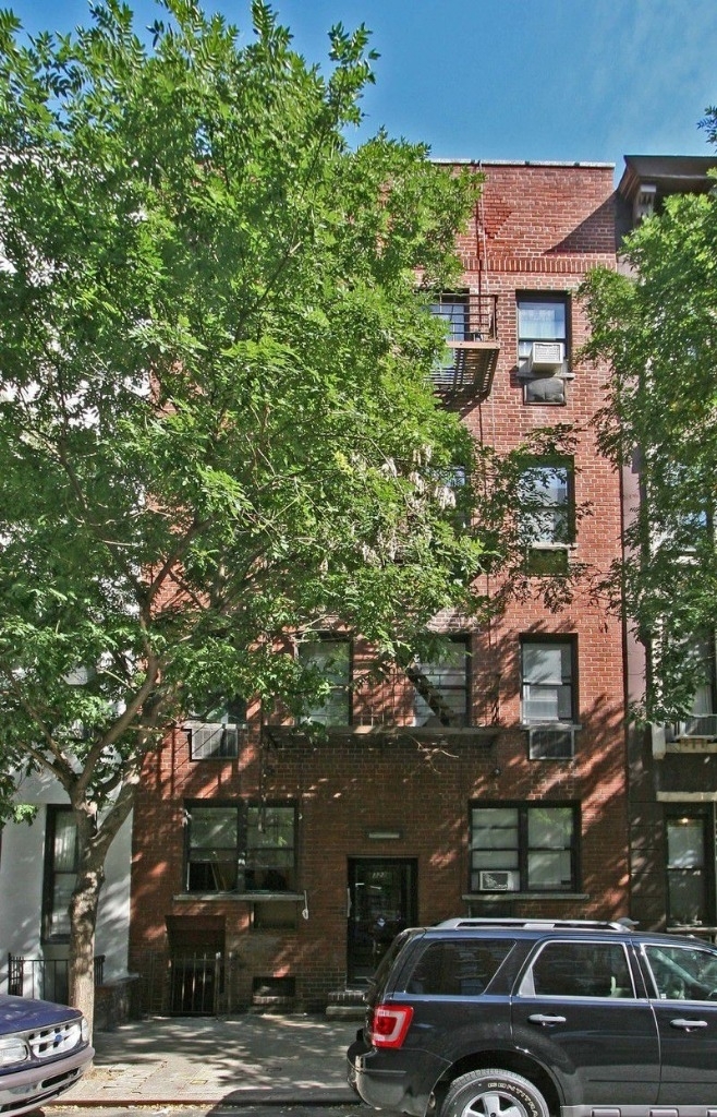 323 East 78th Street - Photo 4