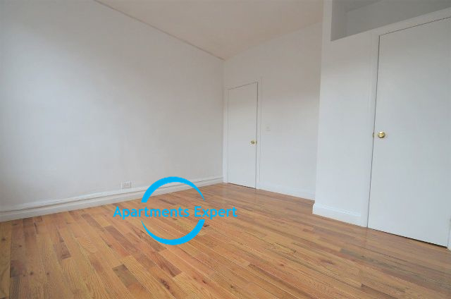 2126 Tiebout Avenue - Photo 5