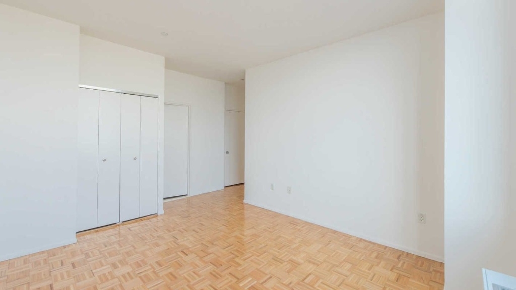 2BR on Montague Street - Photo 8