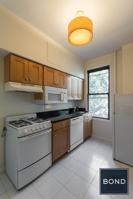 78 West 11 Street - Photo 1