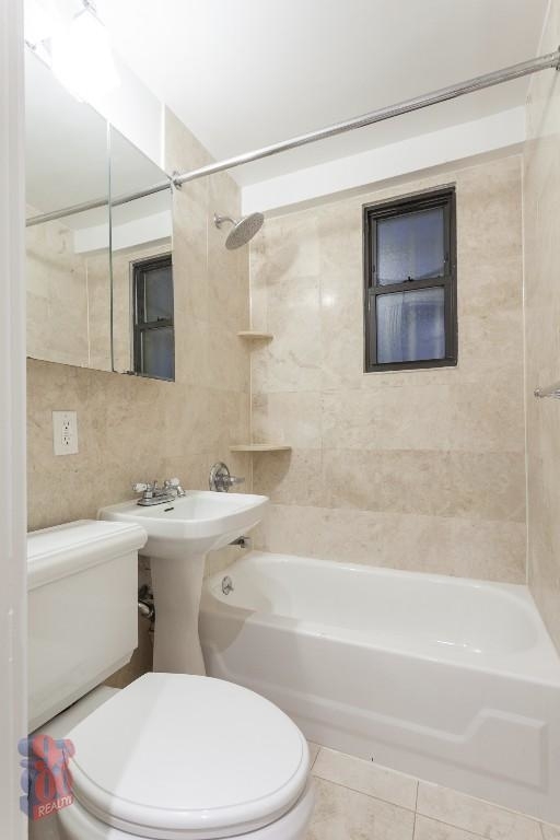 221 E 23rd Street - Photo 4