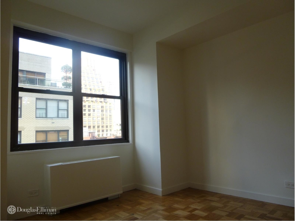 333 East 49th St - Photo 1