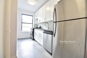 Walton Avenue - Photo 1